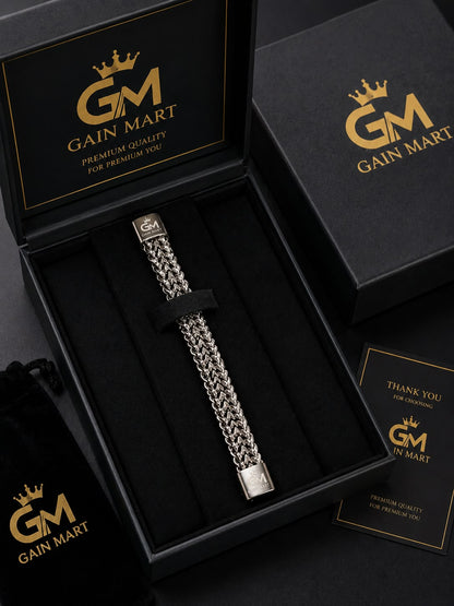 Luxury Golden Chain Bracelet Ad